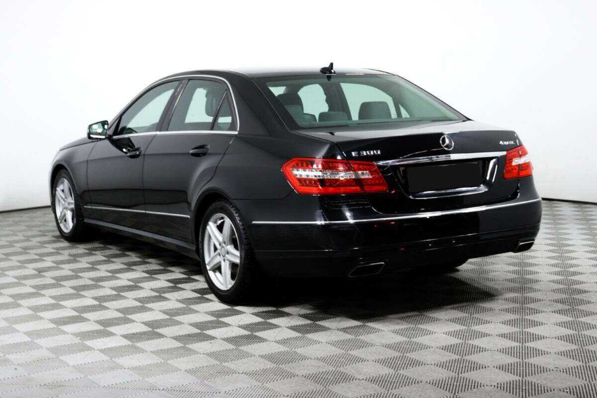 Б/У Мерседес-Бенц Е-Класс 2012 года. Фото: #6