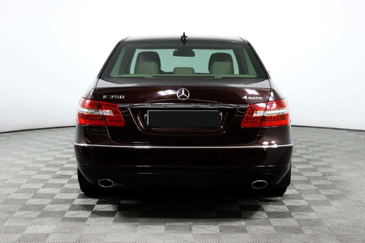 Б/У Мерседес-Бенц Е-Класс 2012 года. Фото: #5