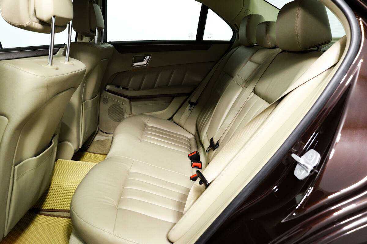 Б/У Мерседес-Бенц Е-Класс 2012 года. Фото: #11