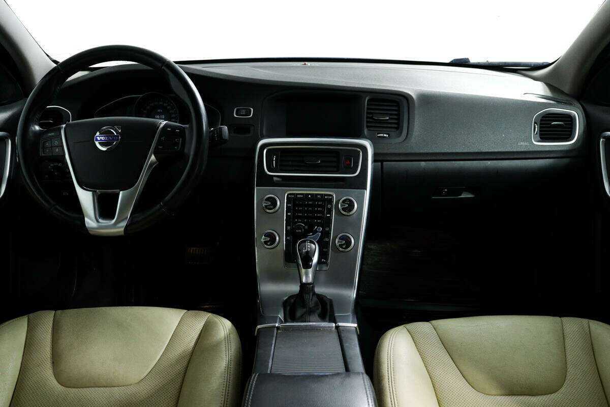 Б/У Вольво С60 2017 года. Фото: #10