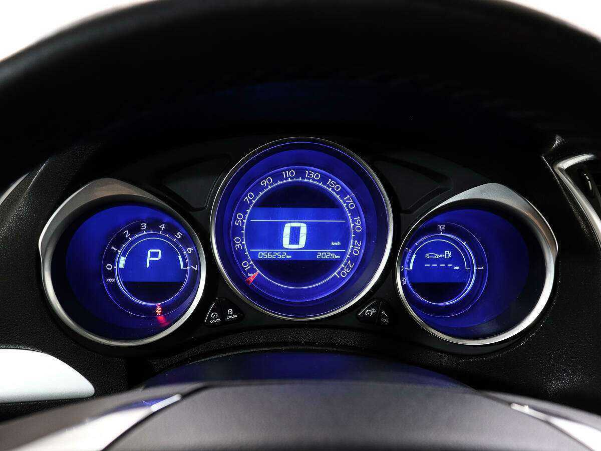 Б/У Ситроен Ц4 2018 года. Фото: #8