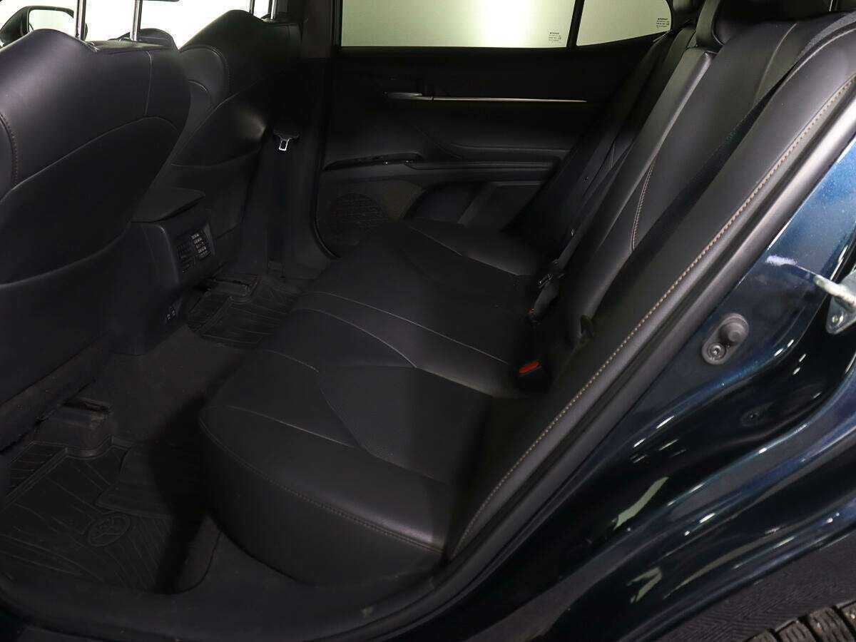 Б/У Тойота Камри 2019 года. Фото: #9