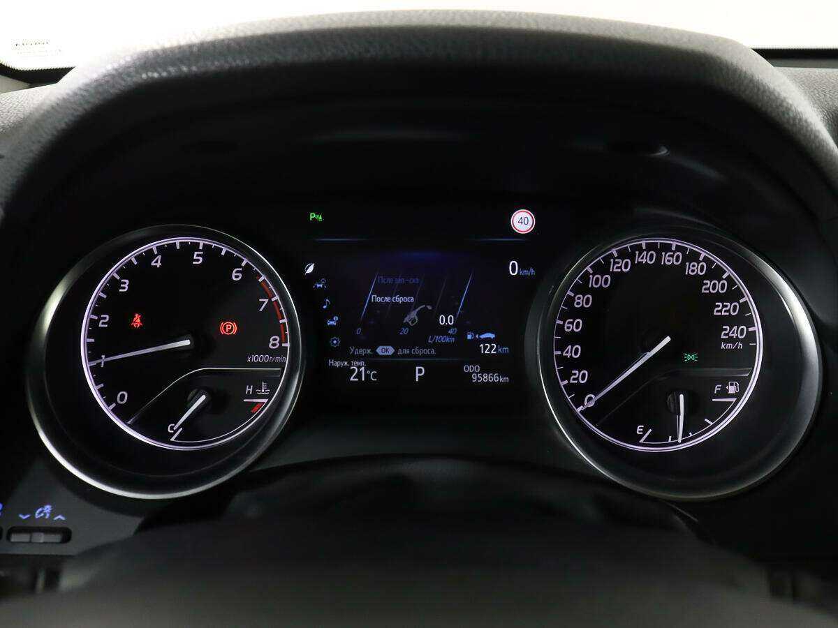 Б/У Тойота Камри 2019 года. Фото: #10