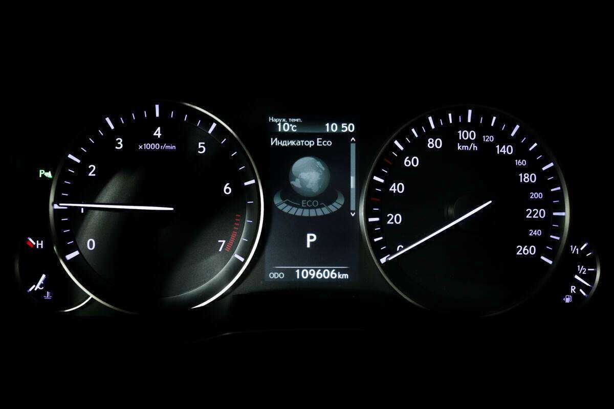 Б/У Лексус ЕС 2016 года. Фото: #9