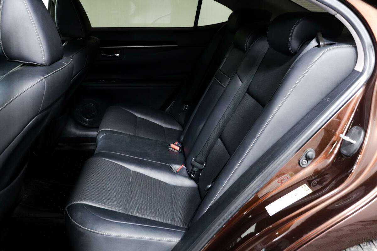 Б/У Лексус ЕС 2016 года. Фото: #11