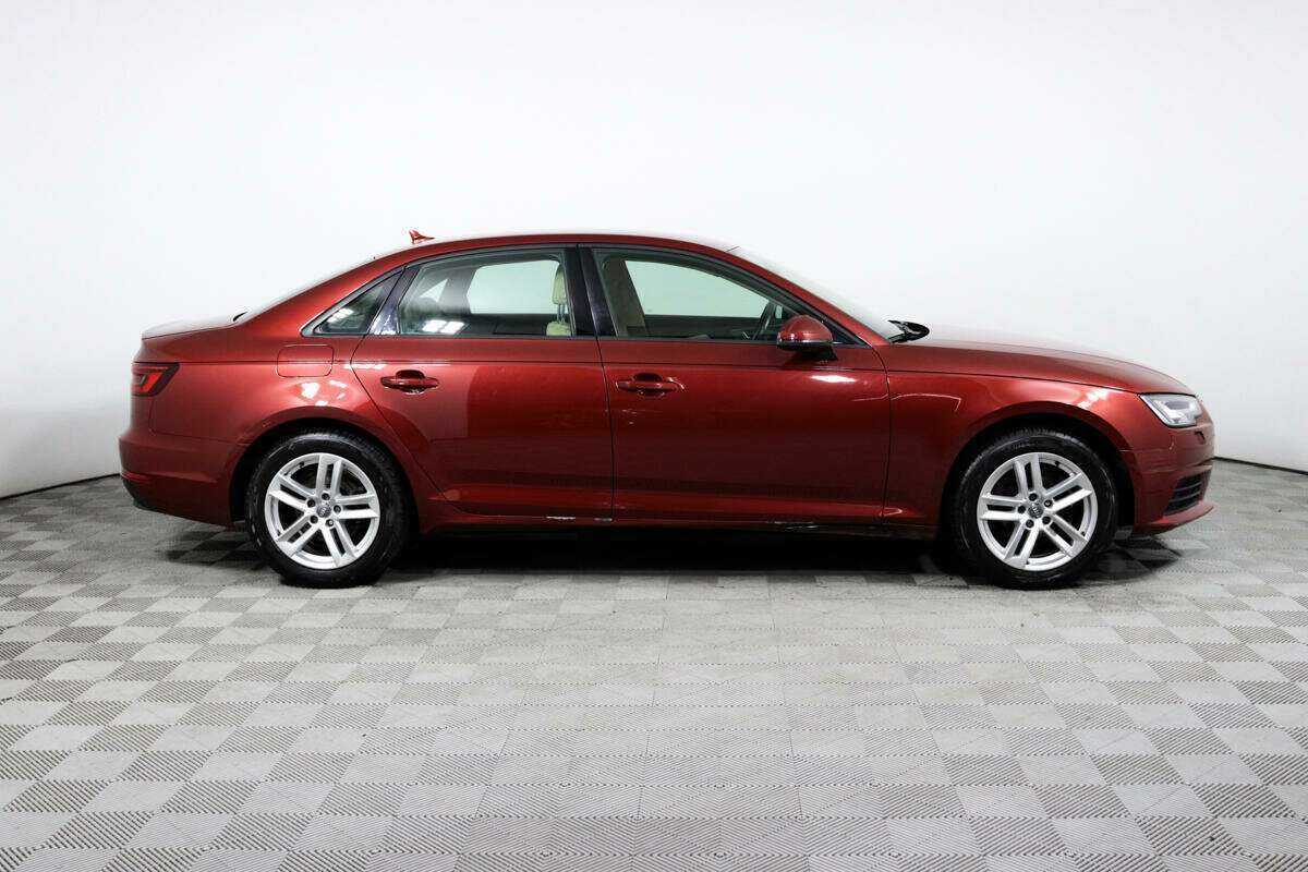 Б/У Ауди А4 2018 года. Фото: #3