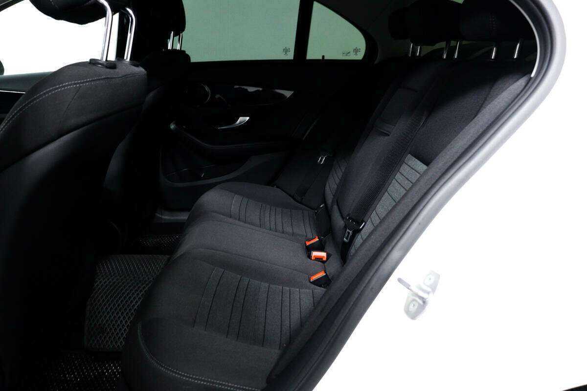 Б/У Мерседес-Бенц Ц-Класс 2018 года. Фото: #11