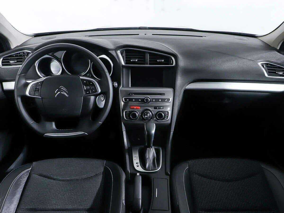 Б/У Ситроен Ц4 2016 года. Фото: #8