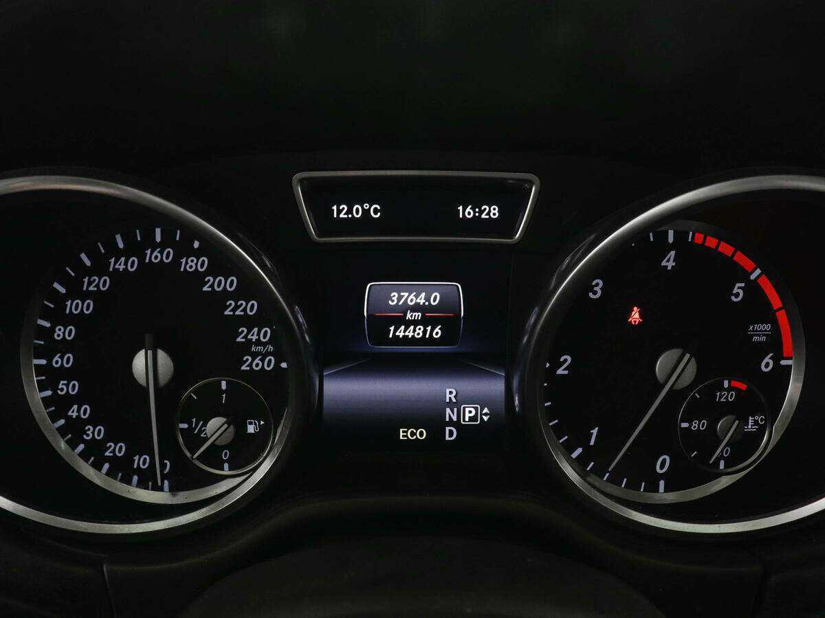 Б/У Мерседес-Бенц М-Класс 2013 года. Фото: #6