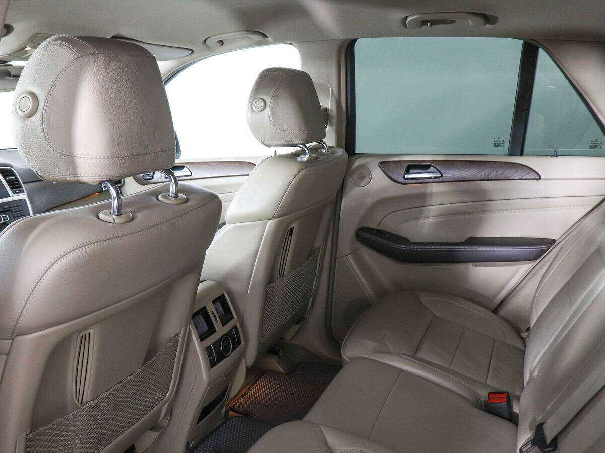 Б/У Мерседес-Бенц М-Класс 2013 года. Фото: #7