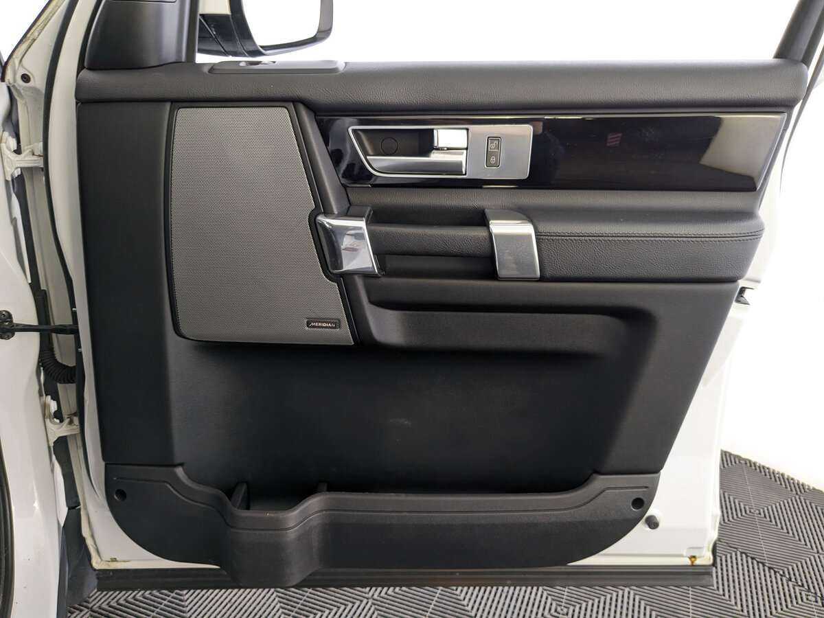 Б/У Лэнд Ровер Дискавери 2015 года. Фото: #16