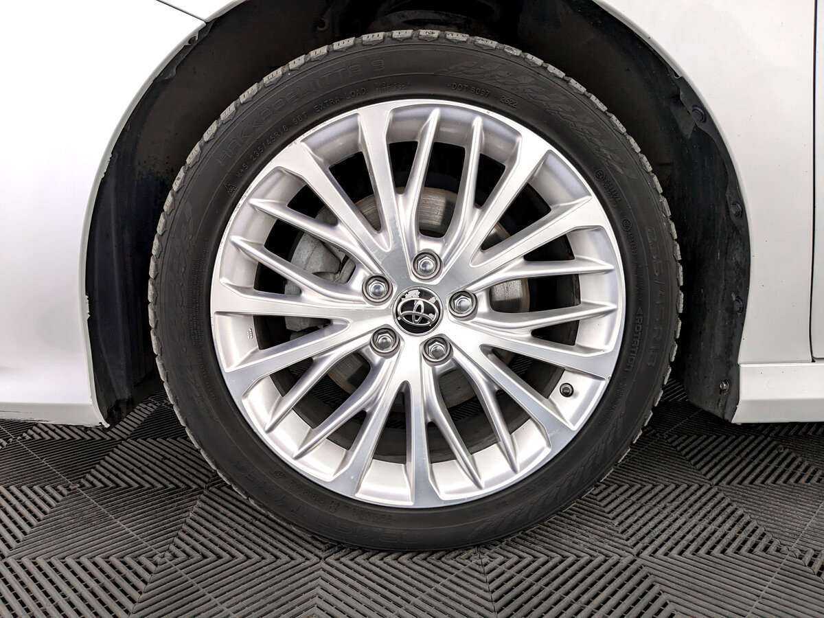 Б/У Тойота Камри 2019 года. Фото: #17