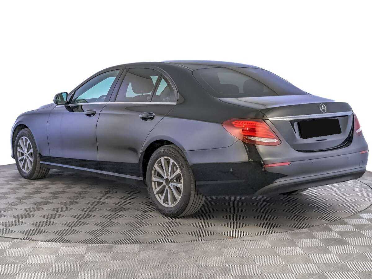 Б/У Мерседес-Бенц Е-Класс 2018 года. Фото: #6