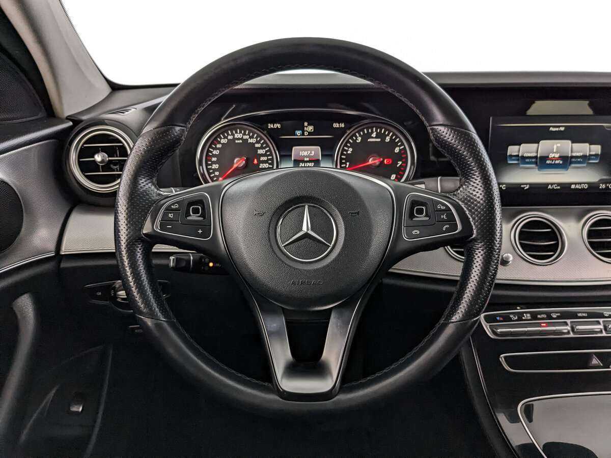 Б/У Мерседес-Бенц Е-Класс 2018 года. Фото: #16