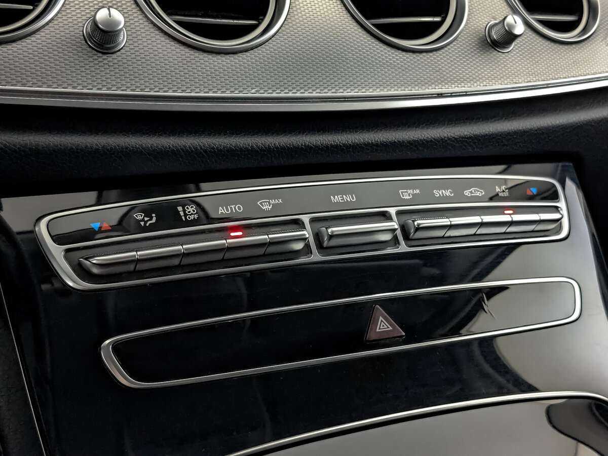 Б/У Мерседес-Бенц Е-Класс 2018 года. Фото: #22