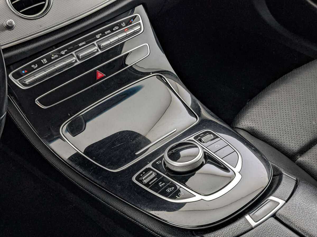 Б/У Мерседес-Бенц Е-Класс 2018 года. Фото: #16