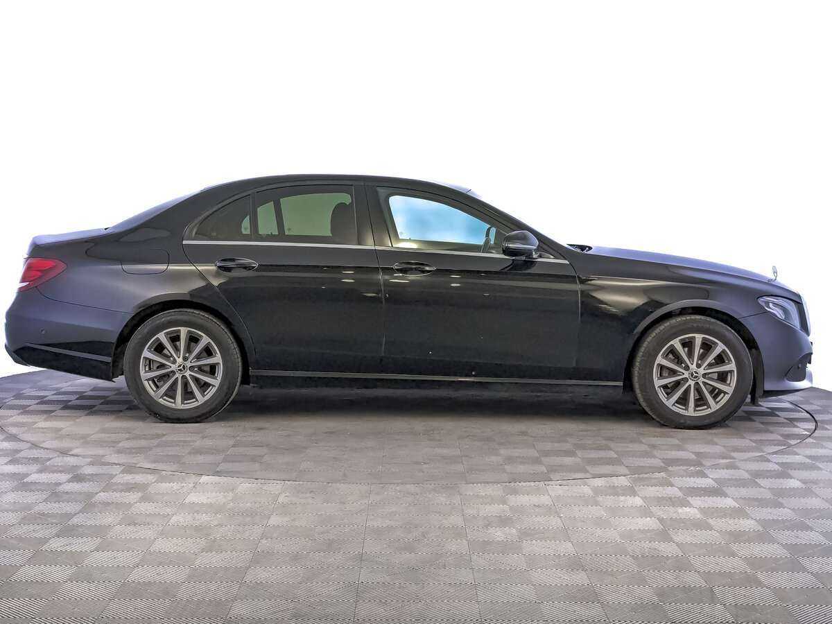 Б/У Мерседес-Бенц Е-Класс 2018 года. Фото: #3