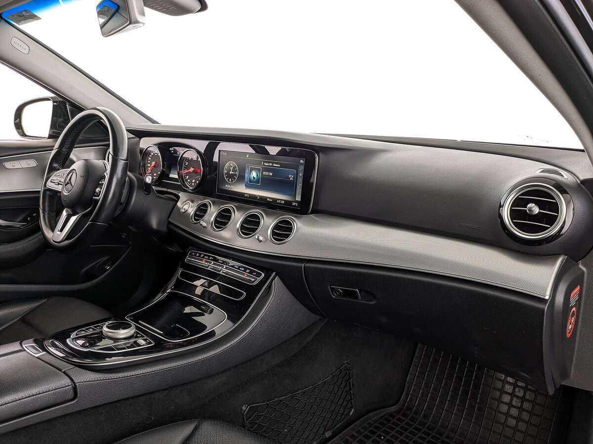 Б/У Мерседес-Бенц Е-Класс 2018 года. Фото: #8