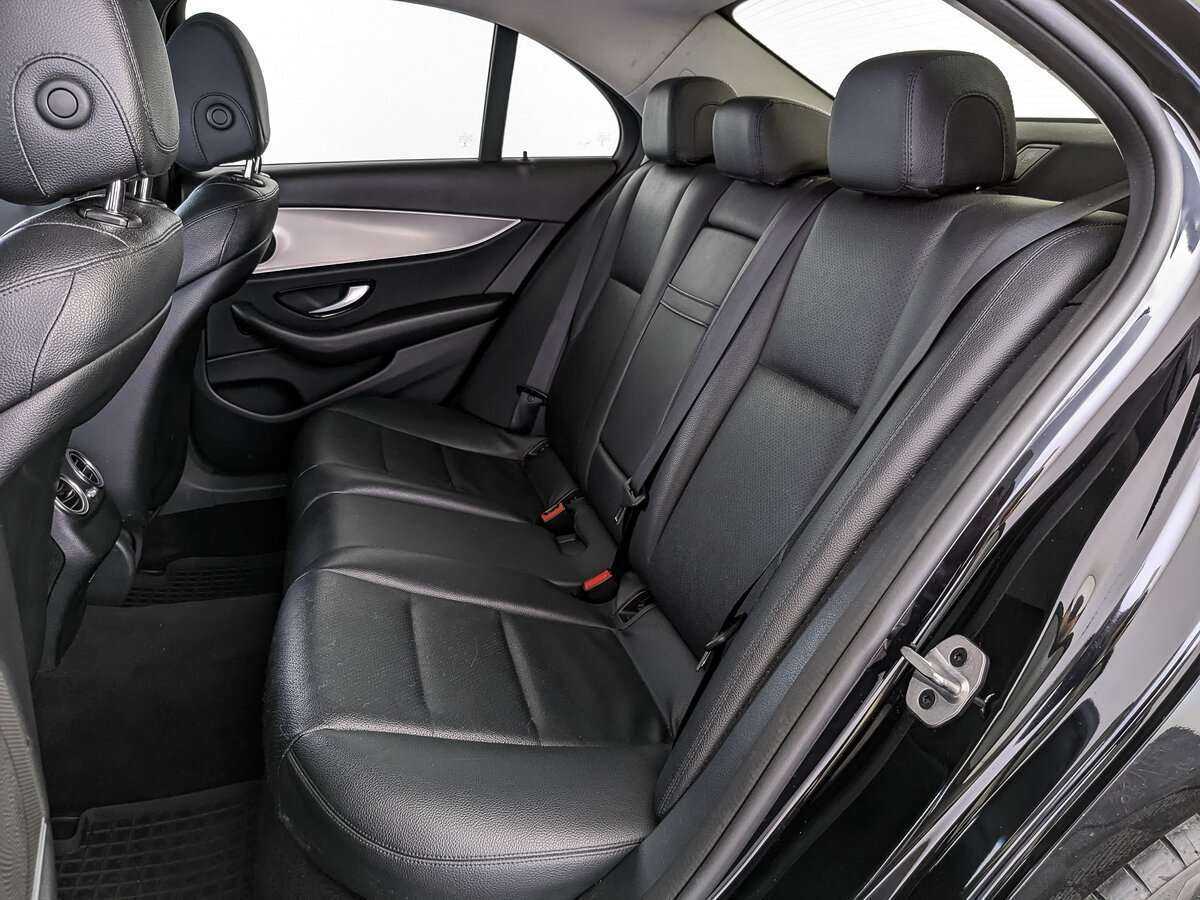 Б/У Мерседес-Бенц Е-Класс 2018 года. Фото: #13