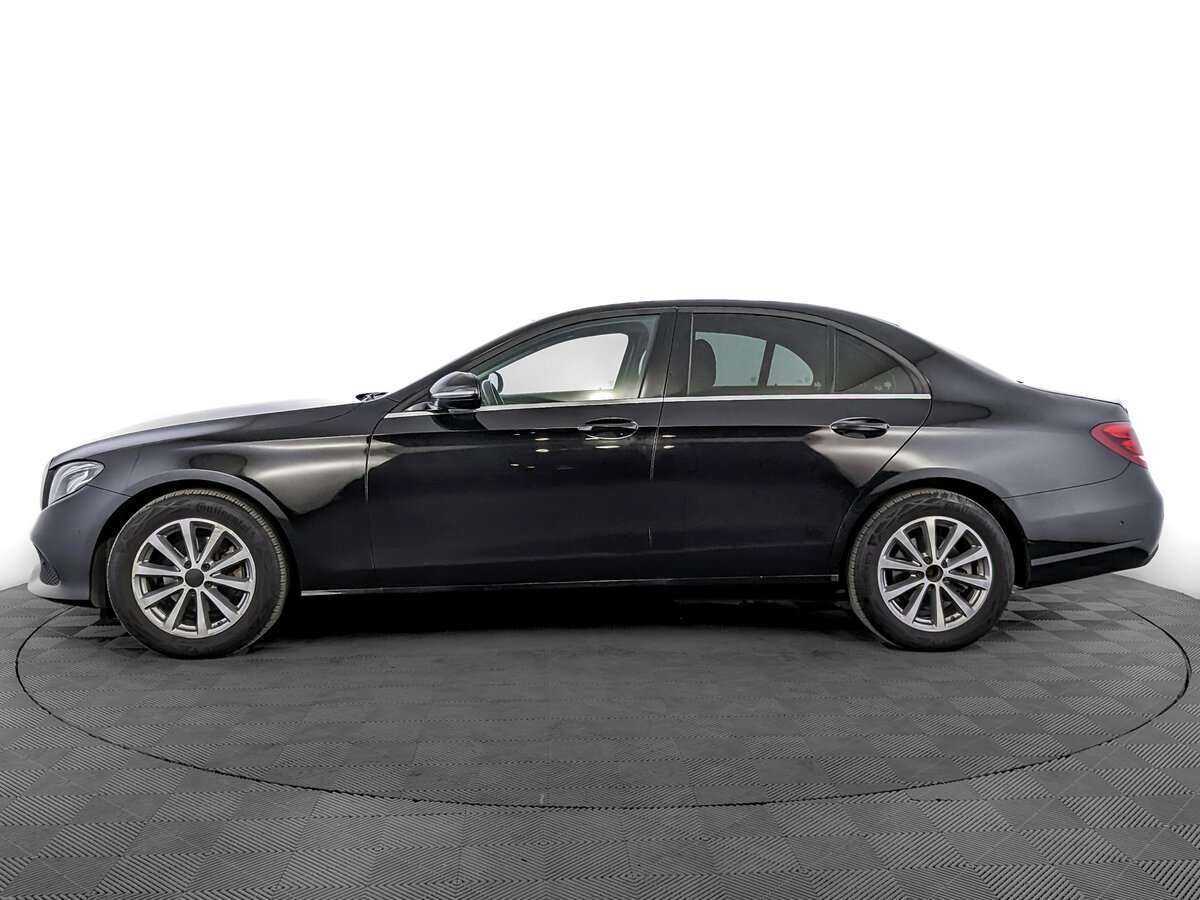 Б/У Мерседес-Бенц Е-Класс 2018 года. Фото: #7