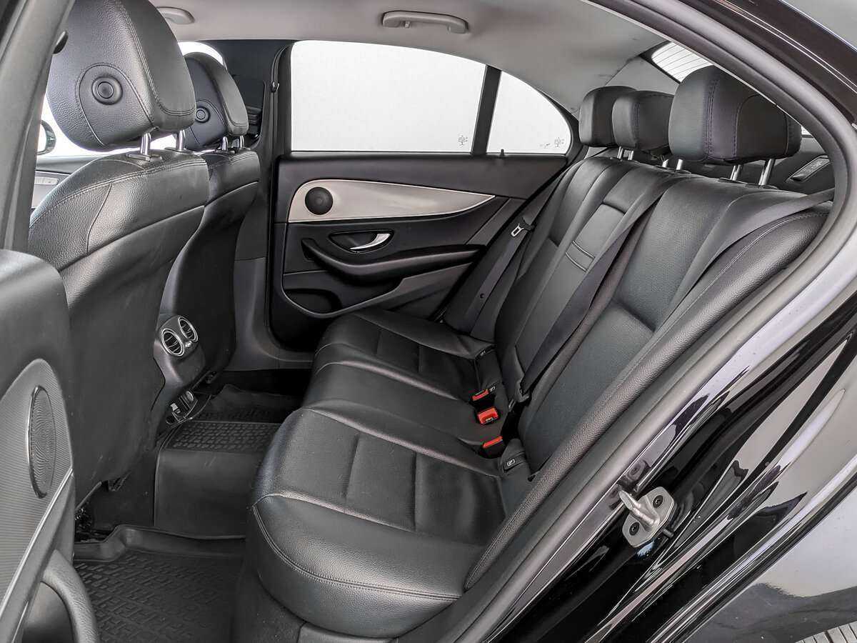 Б/У Мерседес-Бенц Е-Класс 2018 года. Фото: #9