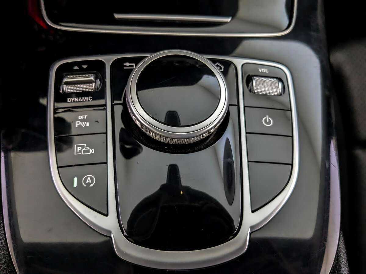 Б/У Мерседес-Бенц Е-Класс 2018 года. Фото: #21