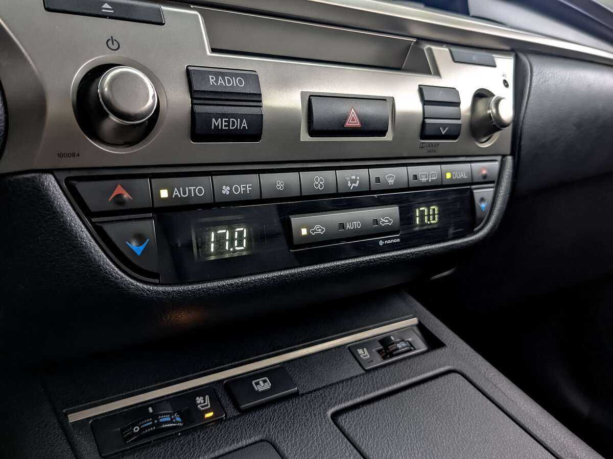 Б/У Лексус ЕС 2014 года. Фото: #18