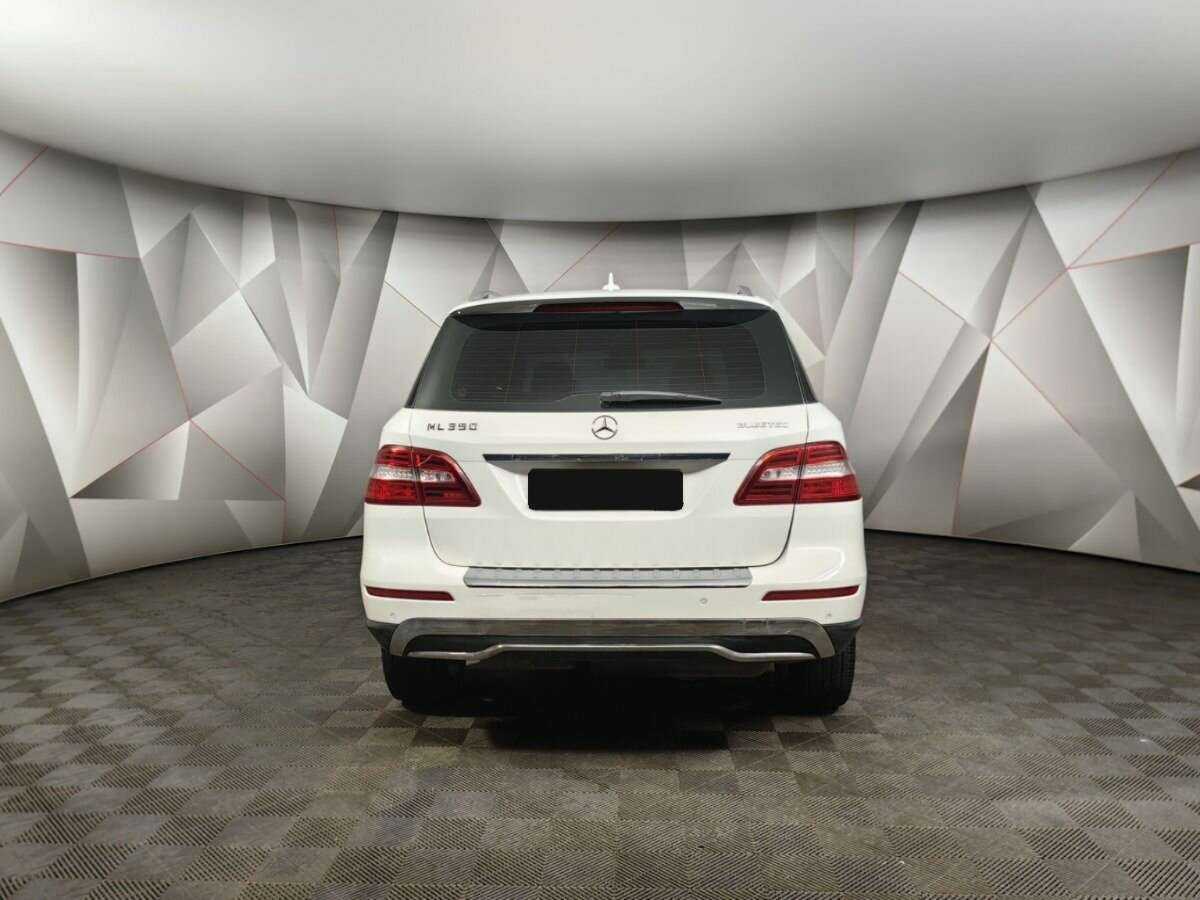 Б/У Мерседес-Бенц М-Класс 2014 года. Фото: #7