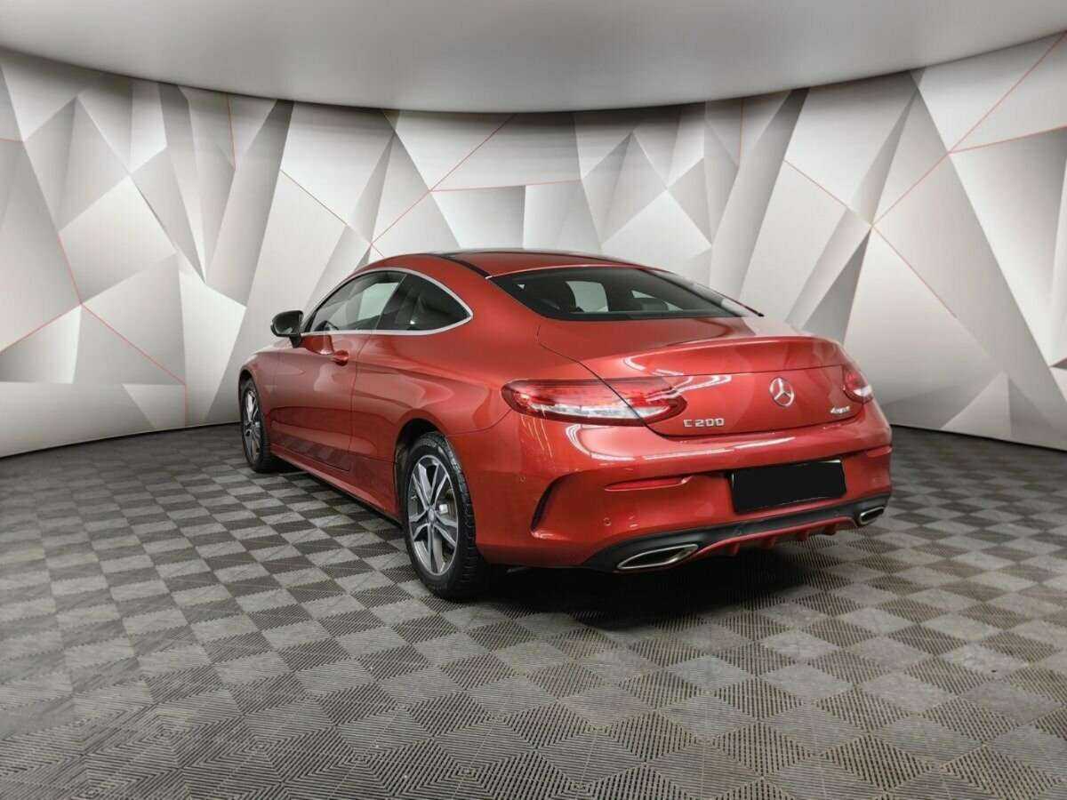 Б/У Мерседес-Бенц Ц-Класс 2016 года. Фото: #3