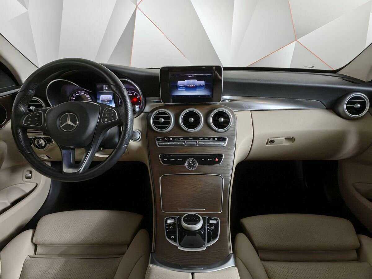 Б/У Мерседес-Бенц Ц-Класс 2015 года. Фото: #9