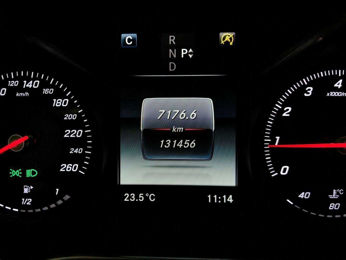 Б/У Мерседес-Бенц Ц-Класс 2015 года. Фото: #15