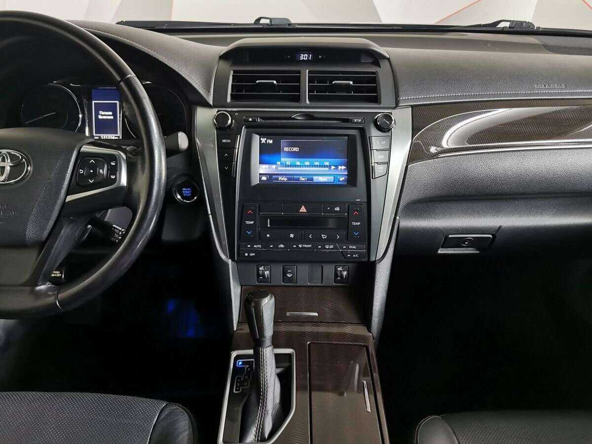 Б/У Тойота Камри 2017 года. Фото: #10