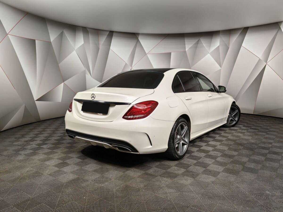 Б/У Мерседес-Бенц Ц-Класс 2015 года. Фото: #1