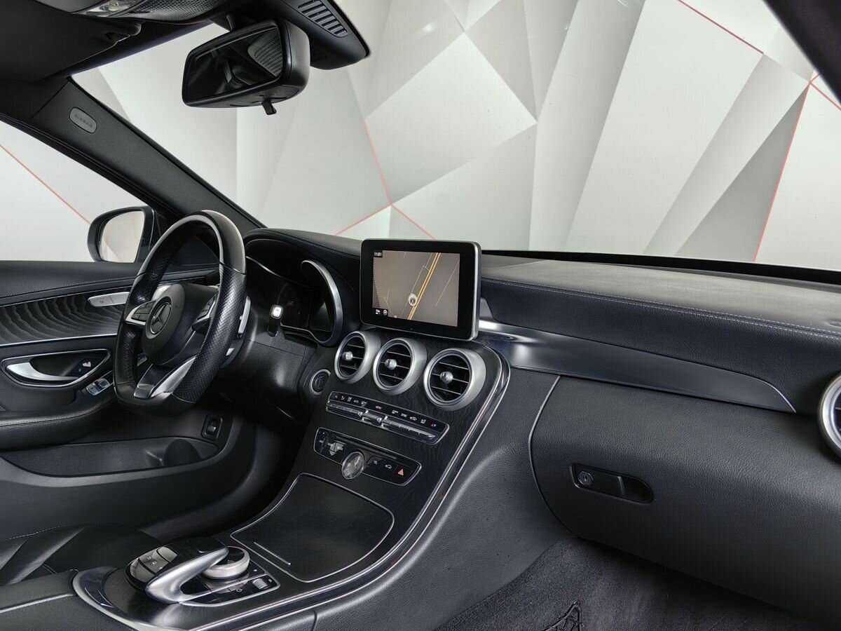 Б/У Мерседес-Бенц Ц-Класс 2015 года. Фото: #8