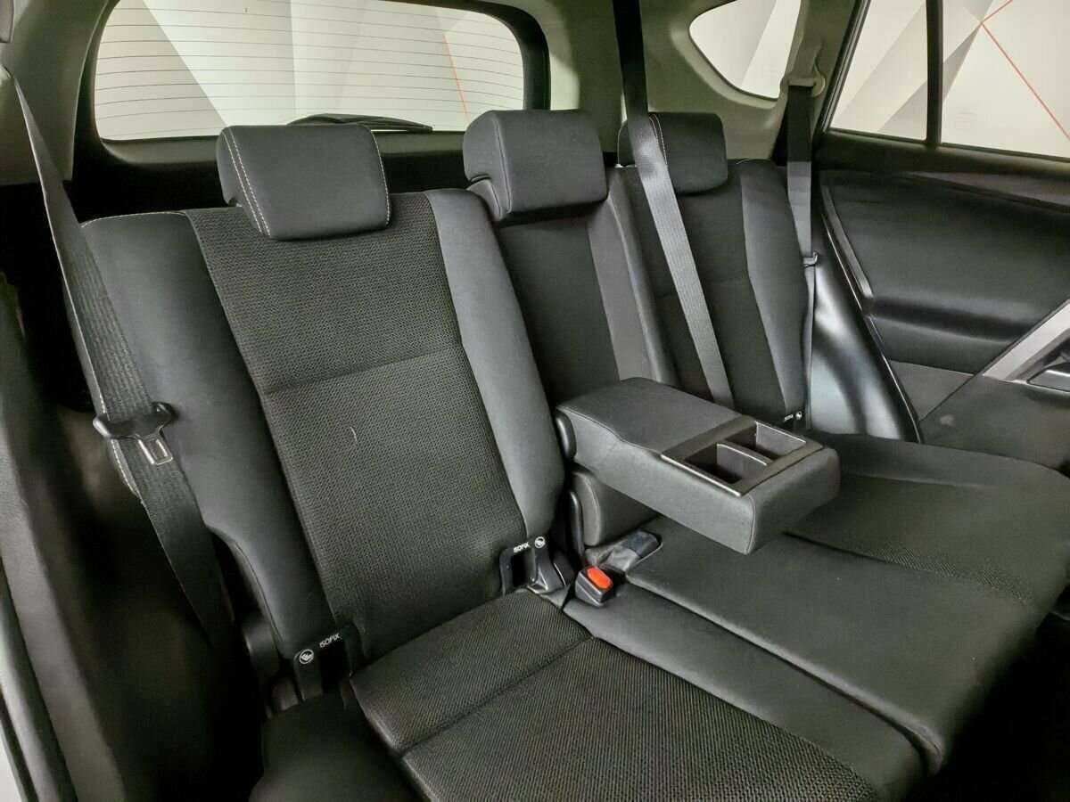 Б/У Тойота Рав4 2016 года. Фото: #11