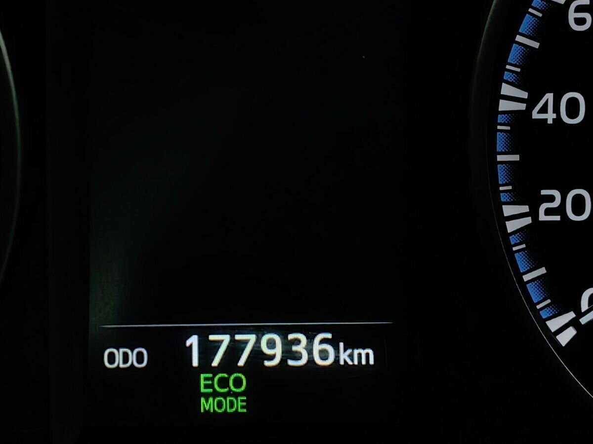 Б/У Тойота Рав4 2016 года. Фото: #14