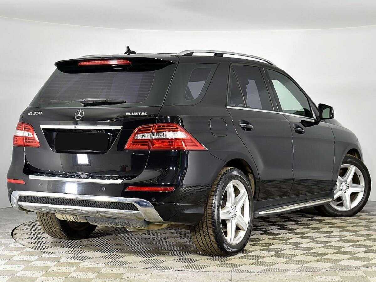 Б/У Мерседес-Бенц М-Класс 2013 года. Фото: #1