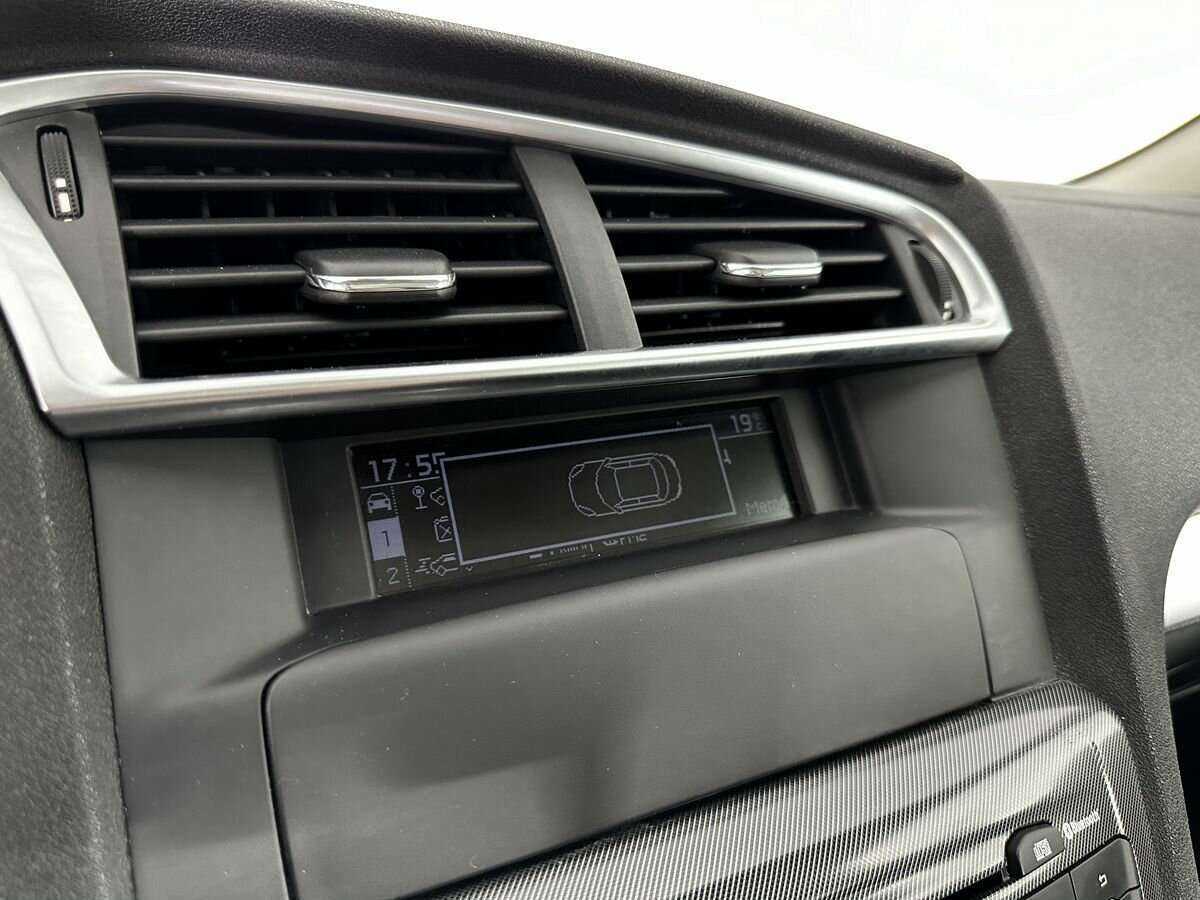 Б/У Ситроен Ц4 2014 года. Фото: #14