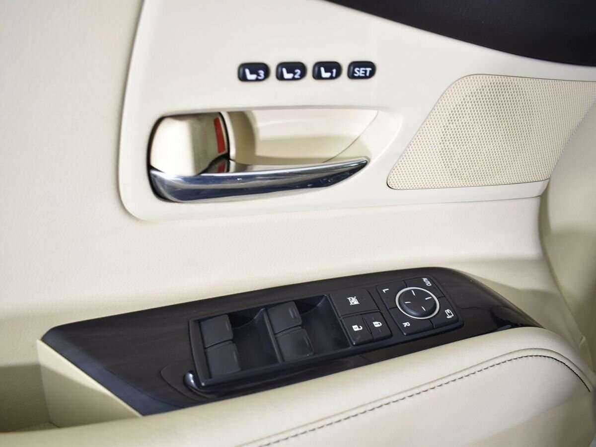 Б/У Лексус Р-Икс 2013 года. Фото: #9