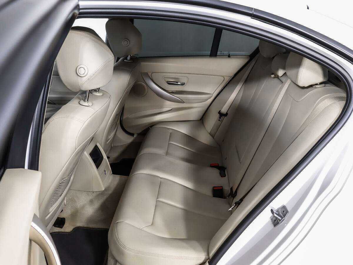 Б/У БМВ 3 серии 2013 года. Фото: #12