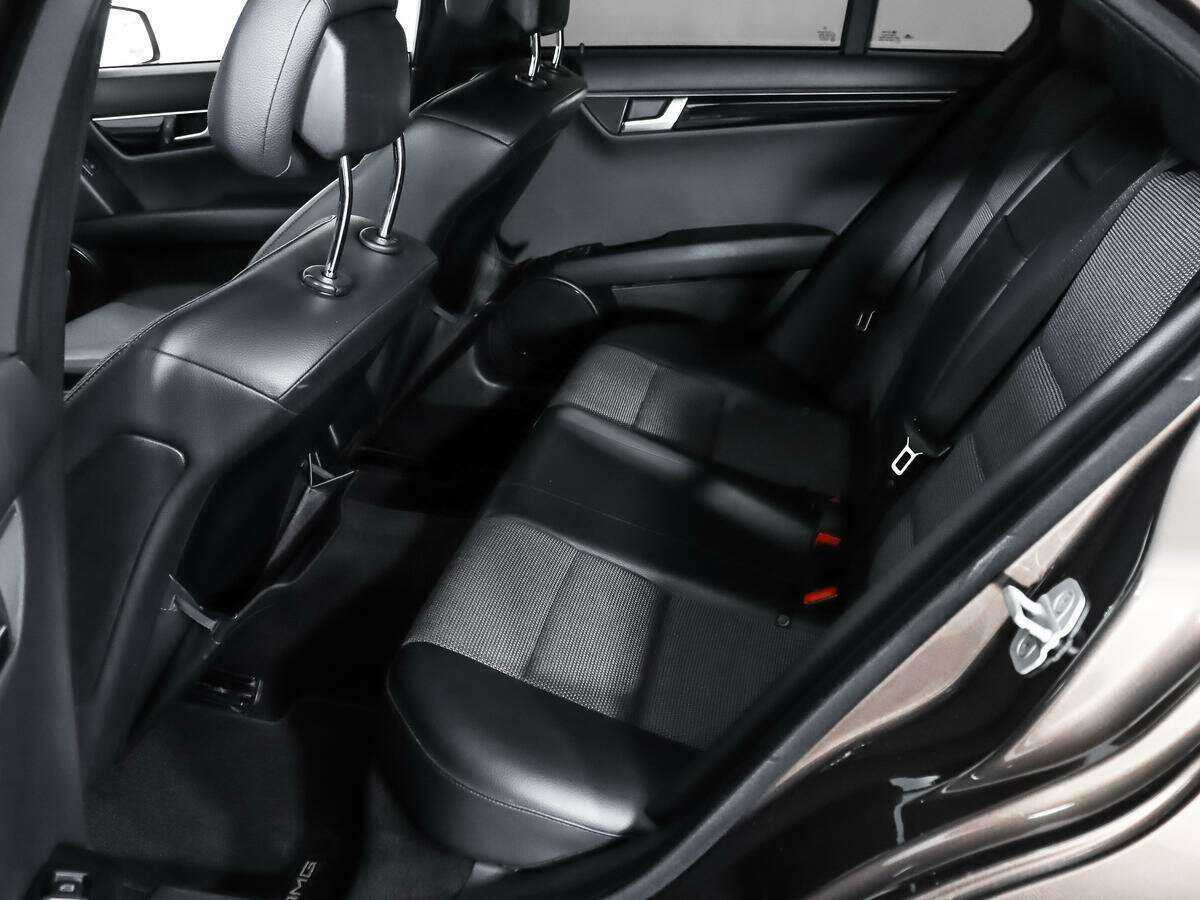 Б/У Мерседес-Бенц Ц-Класс 2013 года. Фото: #9