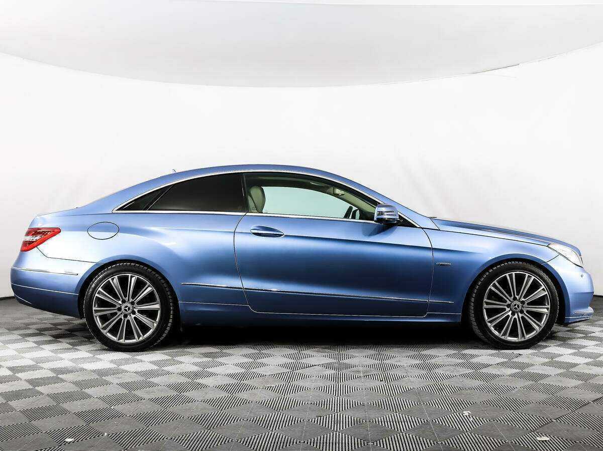 Б/У Мерседес-Бенц Е-Класс 2012 года. Фото: #3