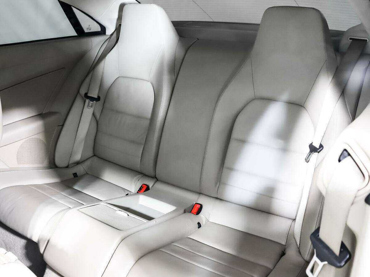 Б/У Мерседес-Бенц Е-Класс 2012 года. Фото: #11