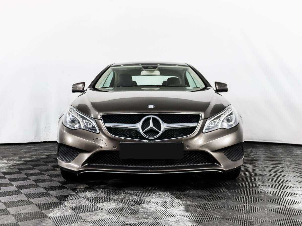 Б/У Мерседес-Бенц Е-Класс 2014 года. Фото: #1