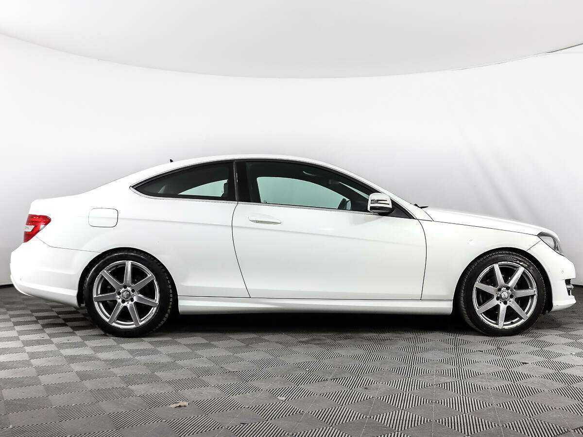 Б/У Мерседес-Бенц Ц-Класс 2015 года. Фото: #3