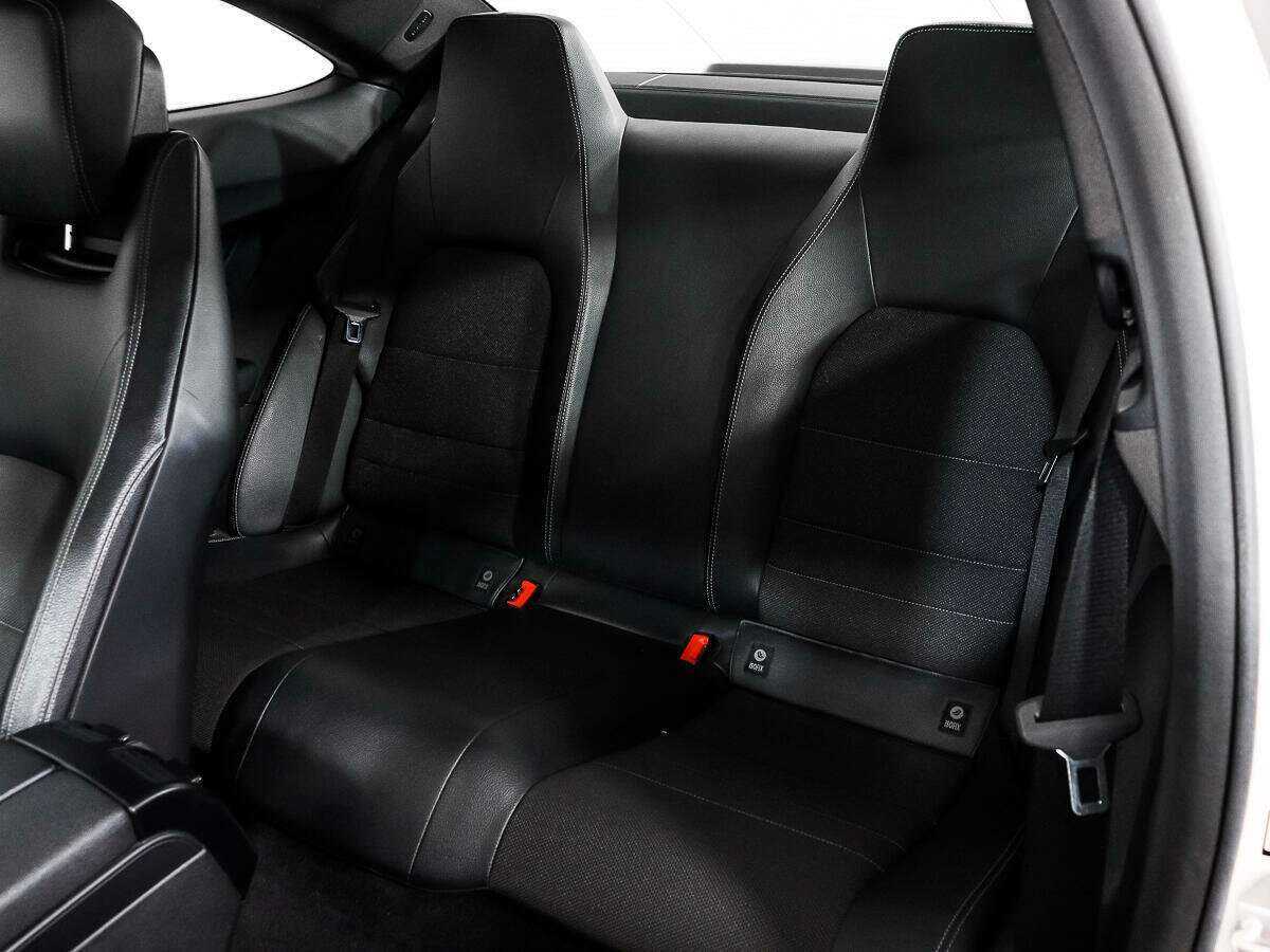 Б/У Мерседес-Бенц Ц-Класс 2015 года. Фото: #11