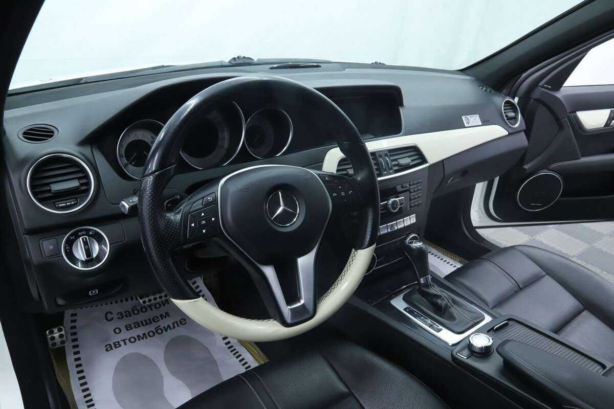 Б/У Мерседес-Бенц Ц-Класс 2014 года. Фото: #8