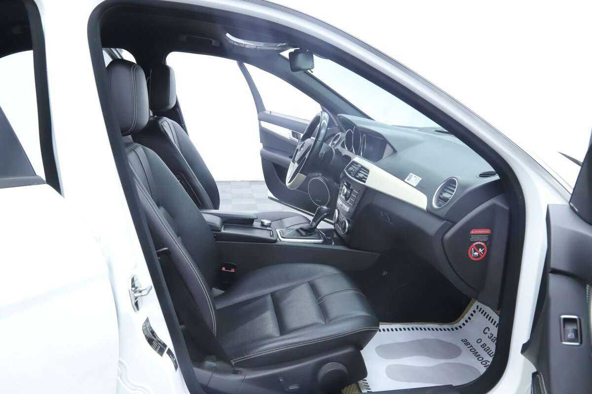 Б/У Мерседес-Бенц Ц-Класс 2014 года. Фото: #12