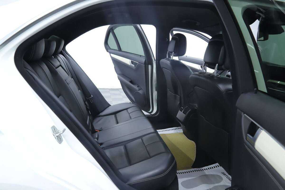 Б/У Мерседес-Бенц Ц-Класс 2014 года. Фото: #14