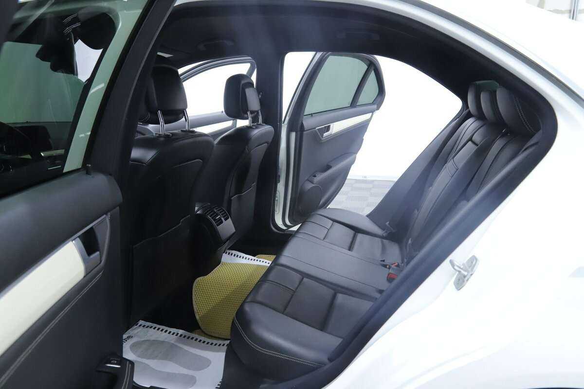 Б/У Мерседес-Бенц Ц-Класс 2014 года. Фото: #15